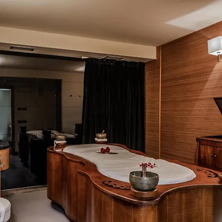 Hotiday Collection - Campiglio Pradalago Hotel 4*