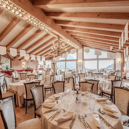 Hotiday Collection - Campiglio Pradalago Hotel