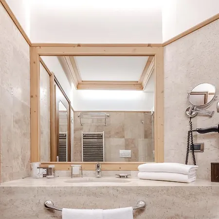 Hotel Hotiday Collection - Campiglio Pradalago 4*